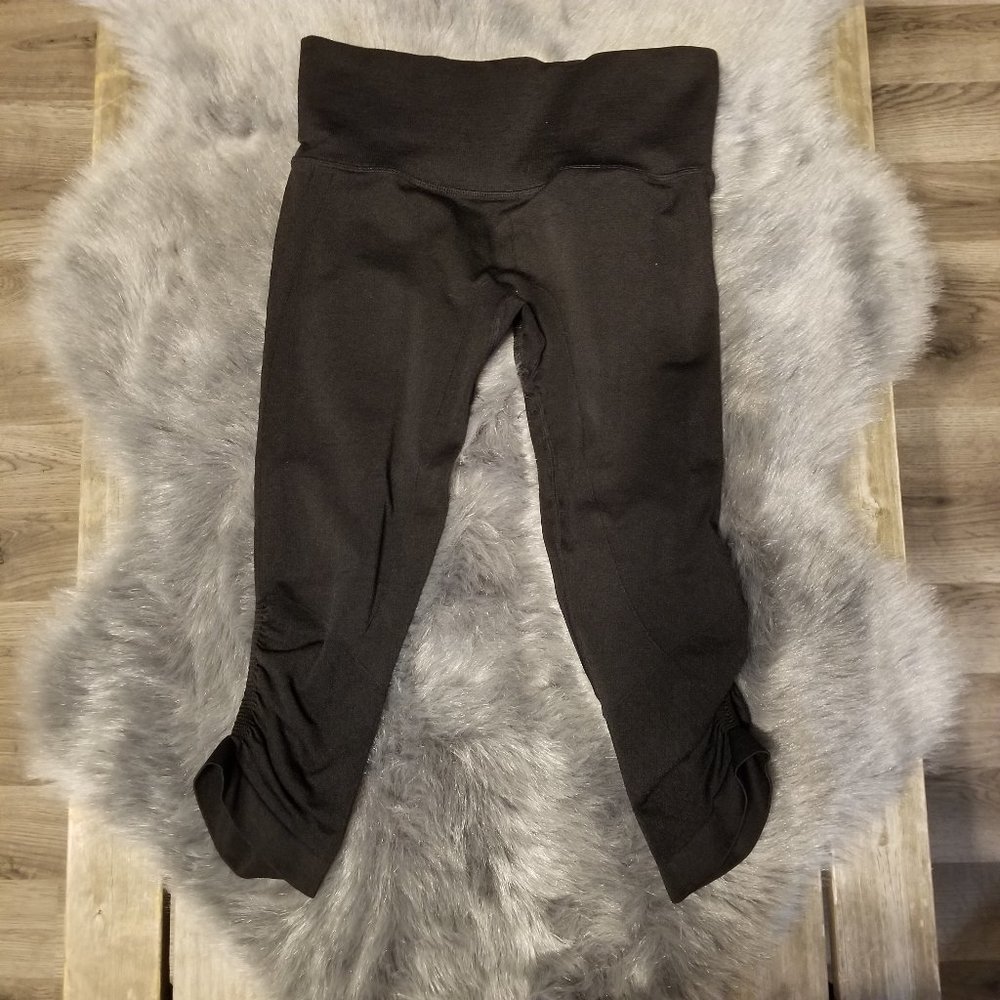 Onzie black cropped ruched leggings s/m - best fit 4/6